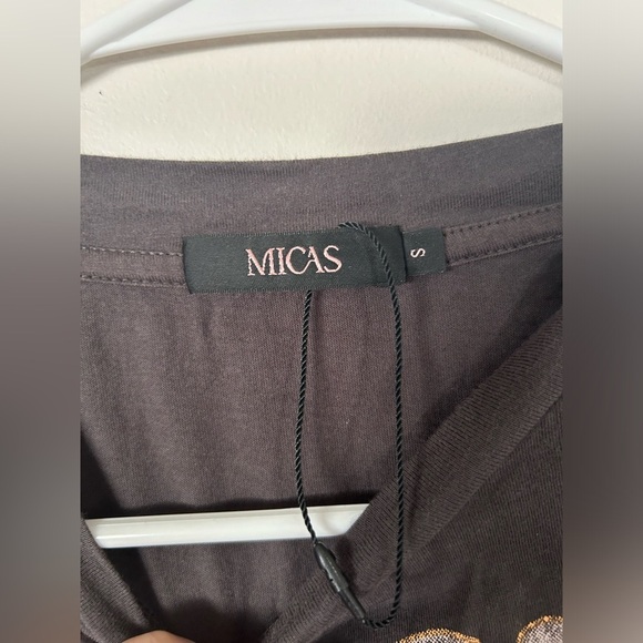 NWOT Micas Flower Print Hem Knotted Short Sleeve T-Shirt - Picture 7 of 8